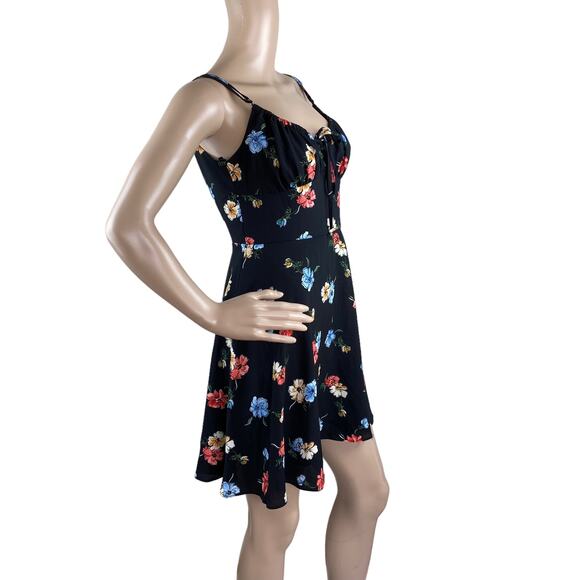 New B. Smart Black Floral Sleeveless Front Tie Fit & Flare Mini Dress Juniors 9 - Picture 4 of 6